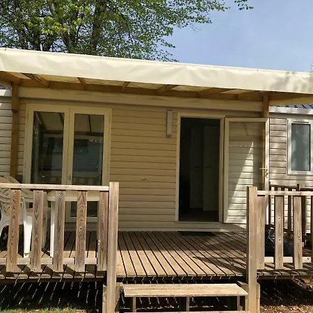 Camping Les Rives Du Lac 3* Parque de Campismo Saint-Gérons