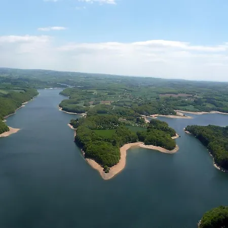 Camping Les Rives Du Lac 3* *