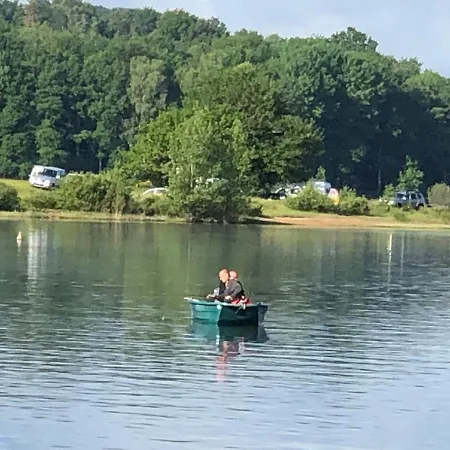 Camping Les Rives Du Lac 3* *